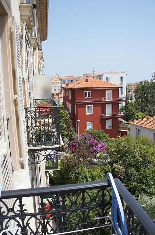 Le Louvre Daire Menton