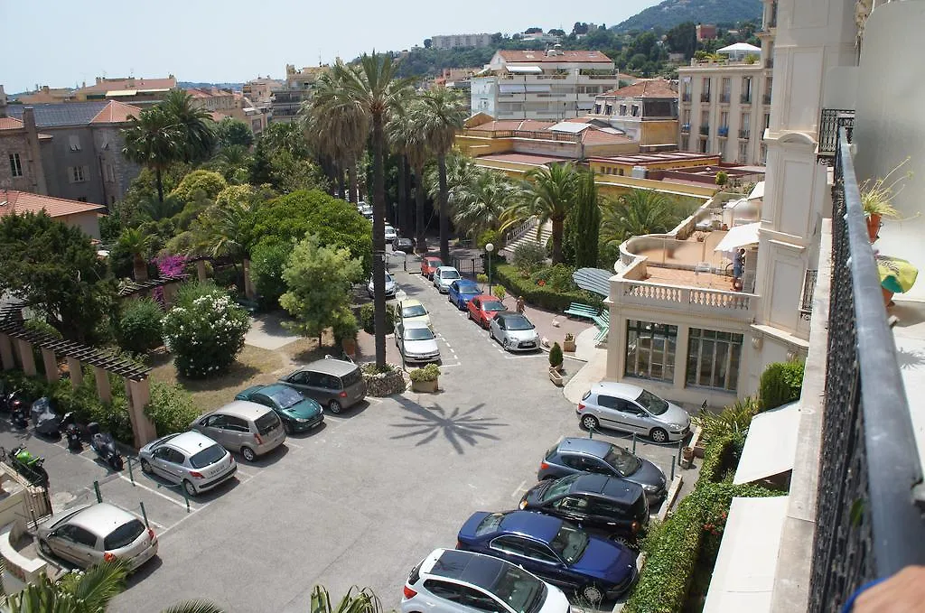 Le Louvre Daire Menton