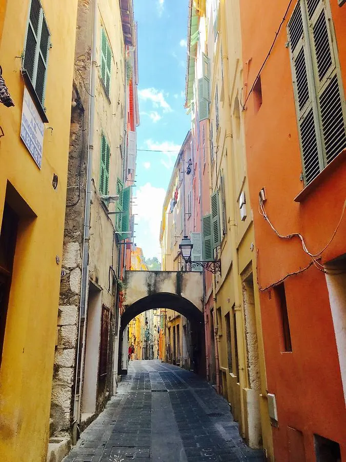Le Louvre Daire Menton