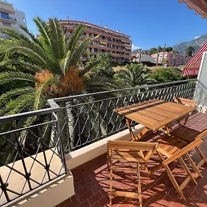 Appartement Magnifique T2 Proche Et Refait A Neuf Avec Terrasse, Menton